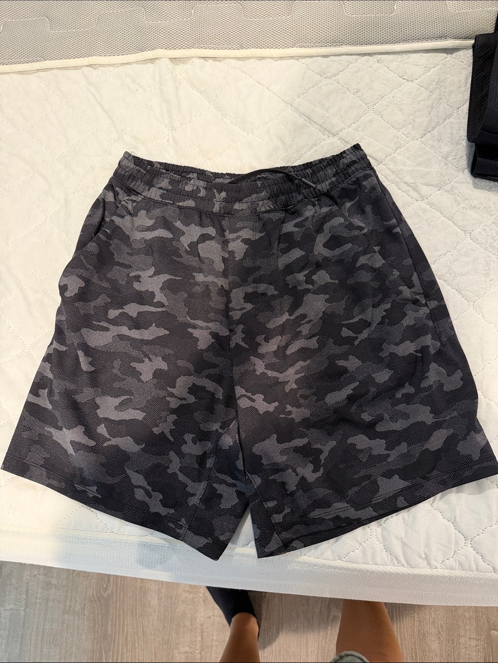 Lululemon pacebreaker 7” Camo Athletic Shorts